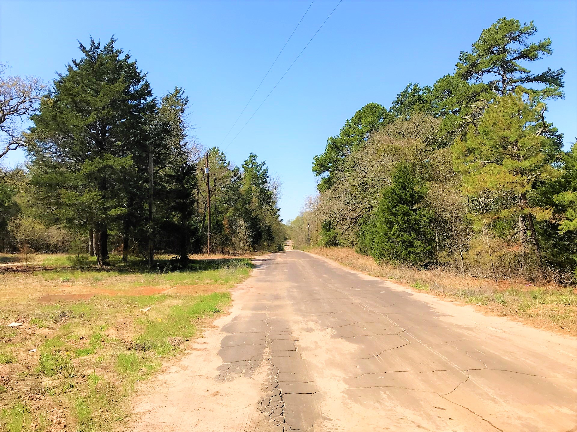 Land for Sale in Smith County 0.15 Acre RV Lot by Holiday Pines Lake with Electric and Water near Tyler TX