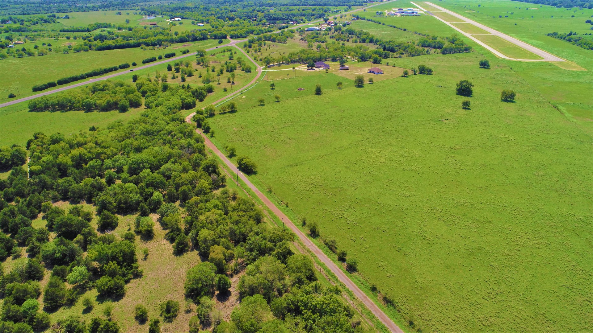 Land for Sale in Limestone County 10.99 Acres with Road Front, Drainage, Gate Entry & Power / Water. Perc Tested