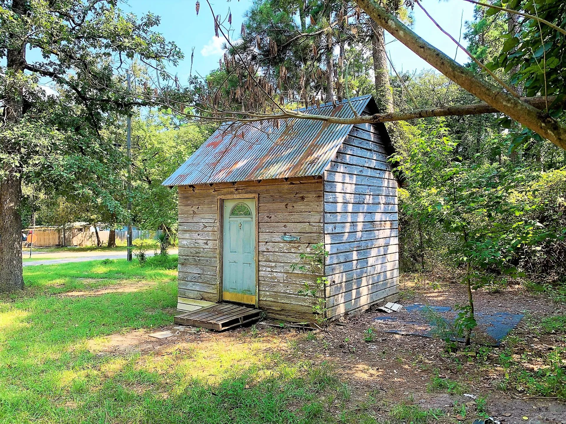0.08 Acre RV Lot with Cabin, Electric, Water, Septic by Lake Palestine Texas
